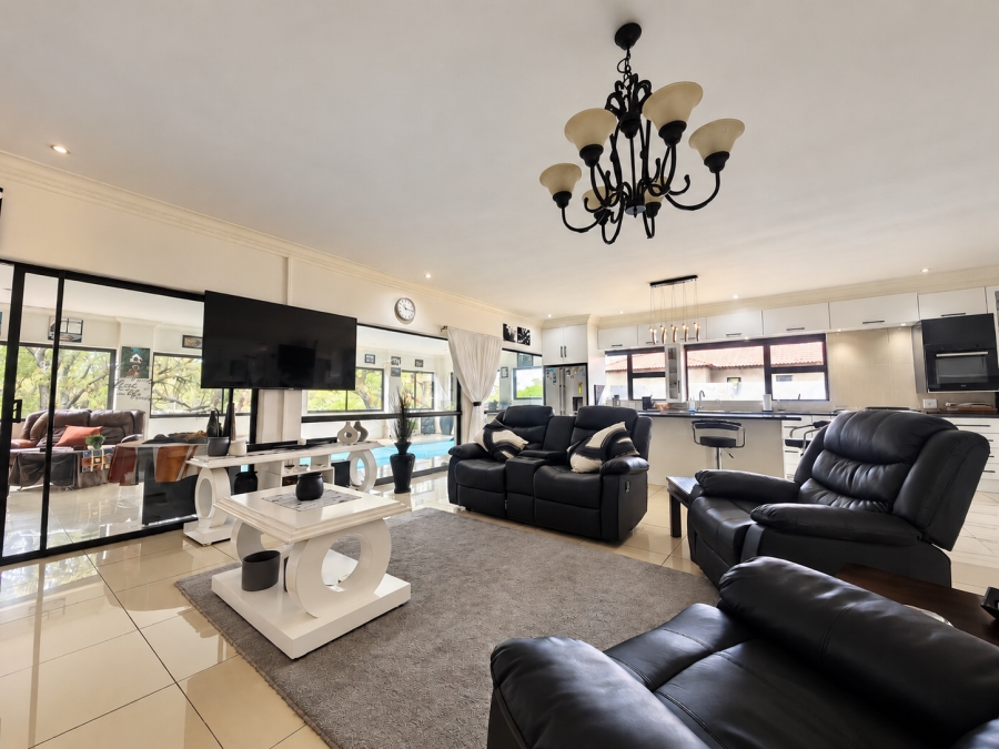 4 Bedroom Property for Sale in Buffelspoort Eco Estate North West